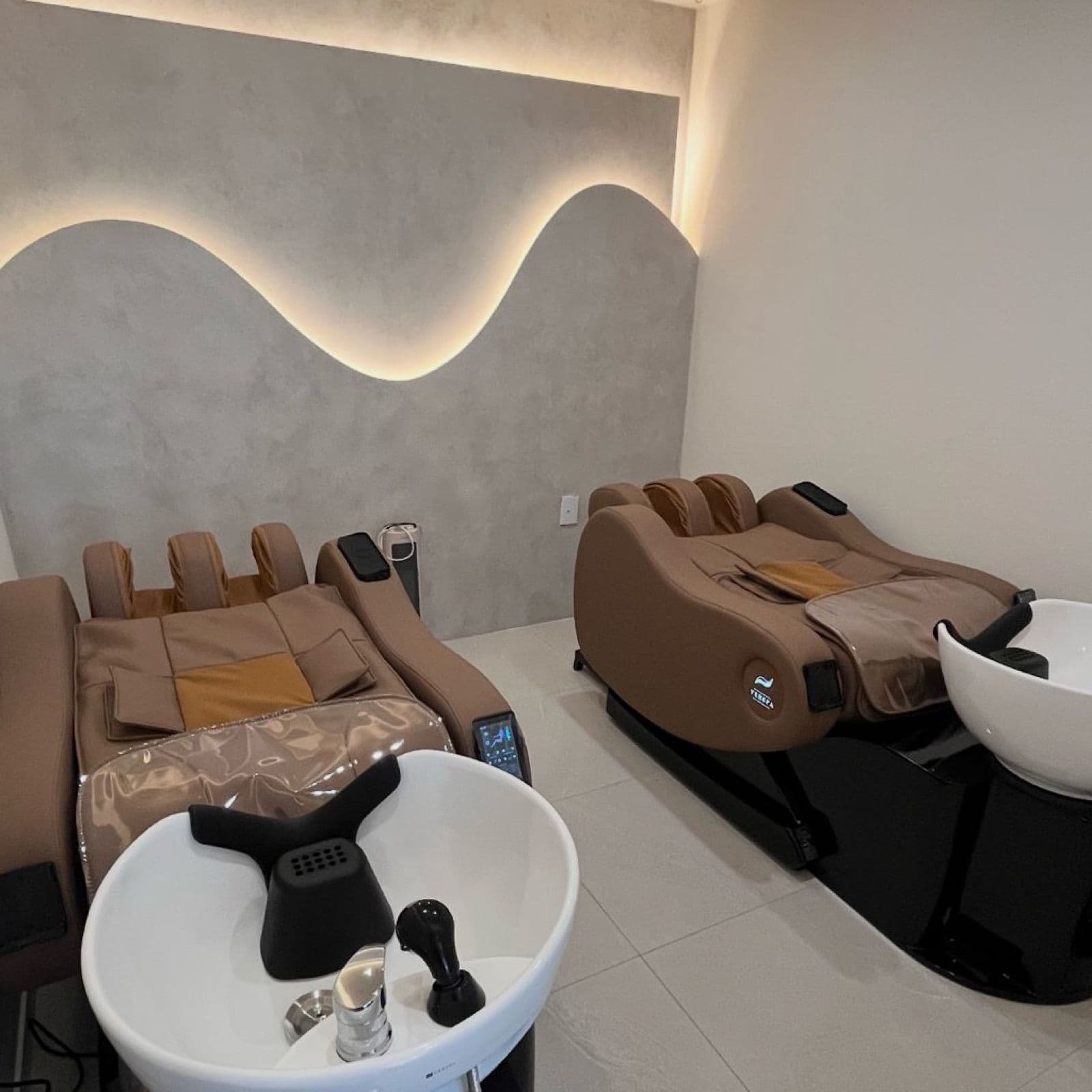 Verspa Zenith reclining shampoo unit with massage