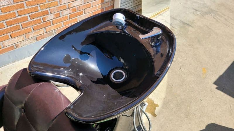 Semi-automatic shampoo unit 3