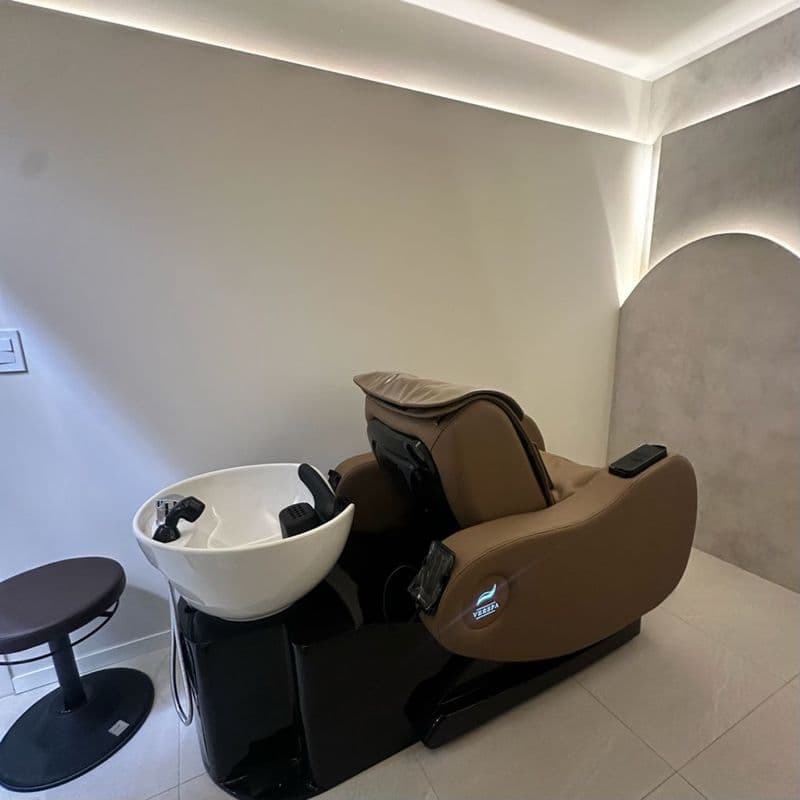 Verspa Zenith reclining shampoo unit with massage 4