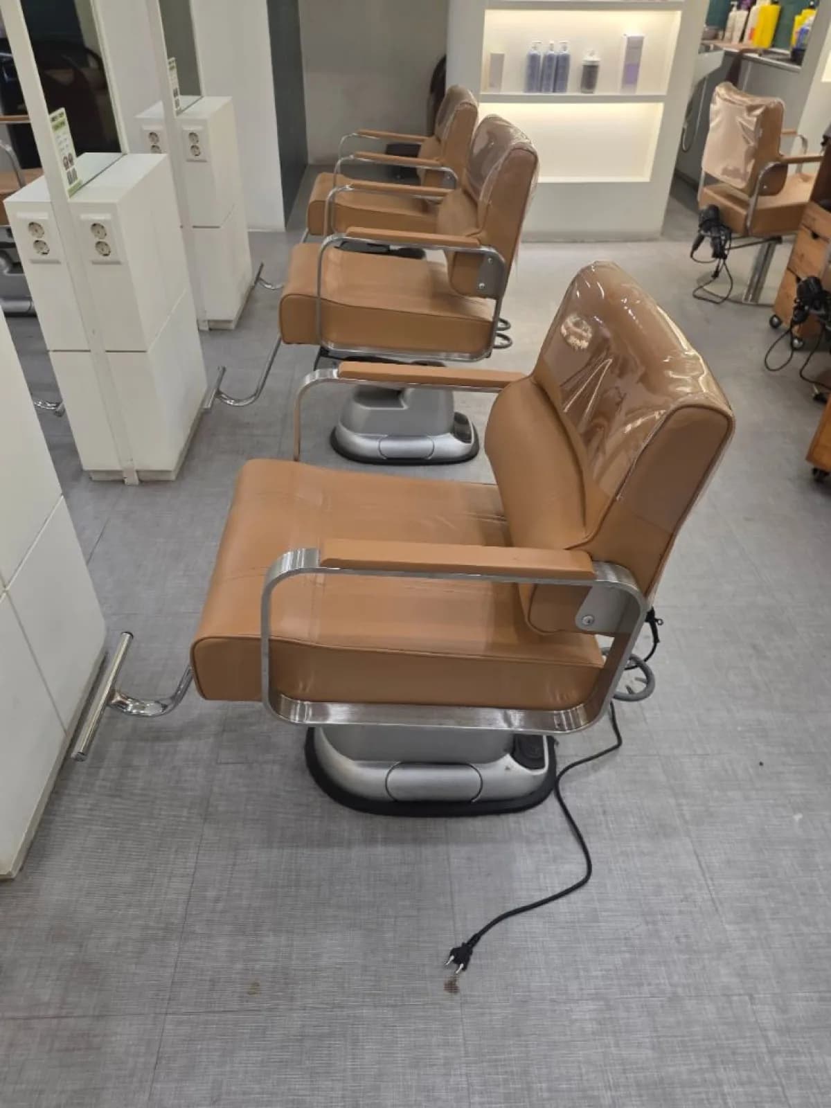 Salon chairs: 6 electric and 3 manual